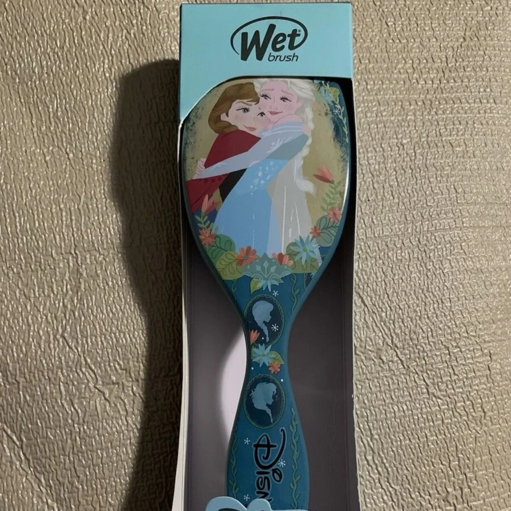 NIB Wet Brush Original Detangler Disney Frozen 2 - Anna & Elsa